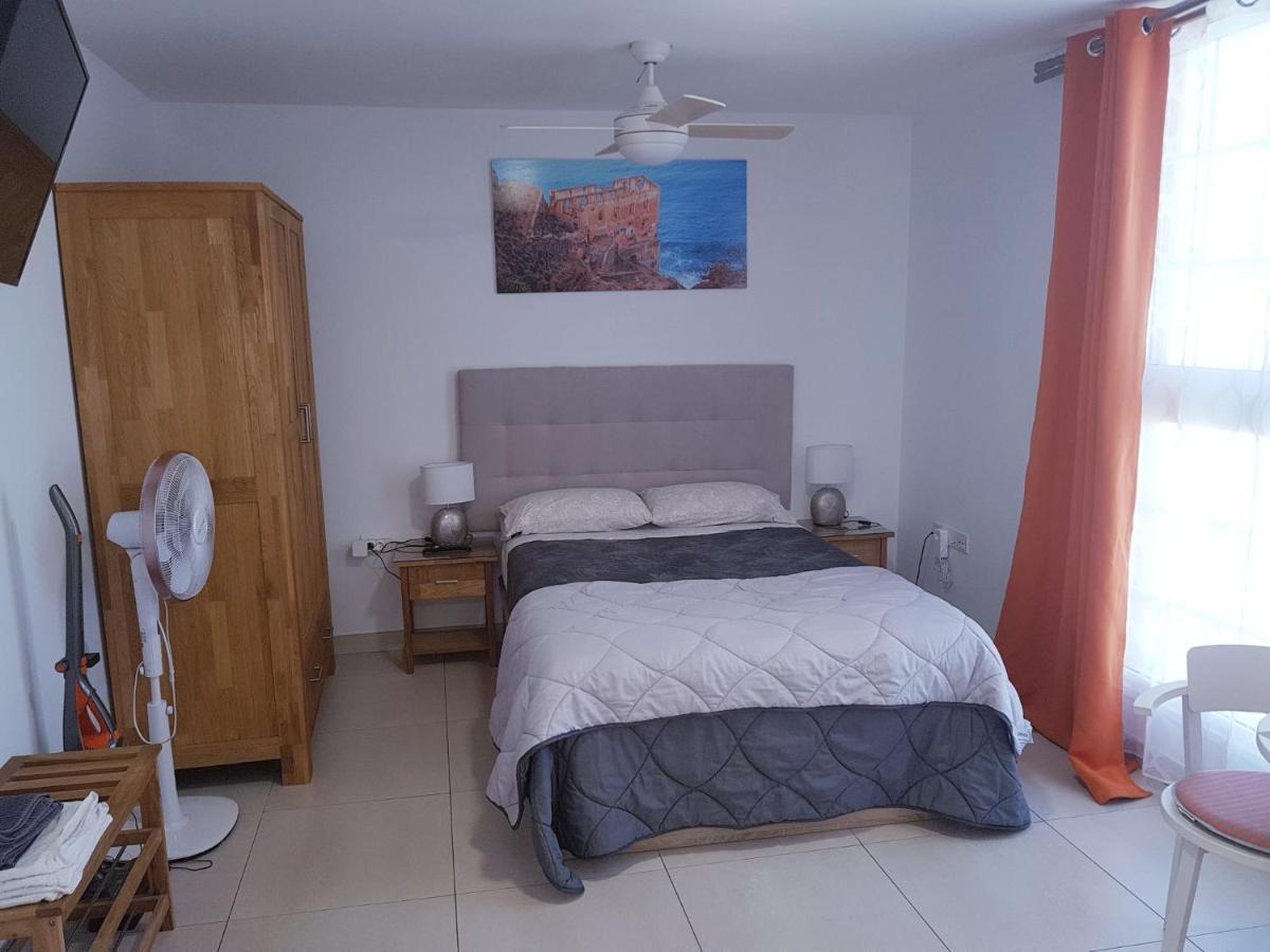 Estudio Nuevo Con Bano, Cocina Y Gran Terraza Λος Ρεαλέχος Εξωτερικό φωτογραφία